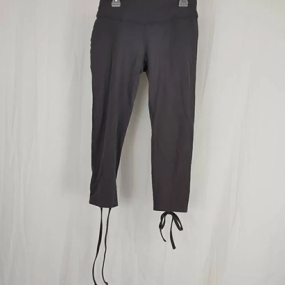 Beyond Yoga Lace Up Capri Gray Women's Size Small Active Legging.Waist 12.5"Ri